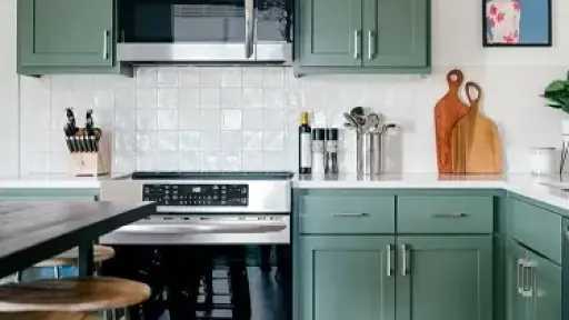 أحدث صيحات ديكورات المطابخ لعام 2026.. ألوان فريدة تجمع بين الدفء والابتكار أحدث صيحات ديكورات المطابخ لعام 2026.. ألوان فريدة تجمع بين الدفء والابتكار