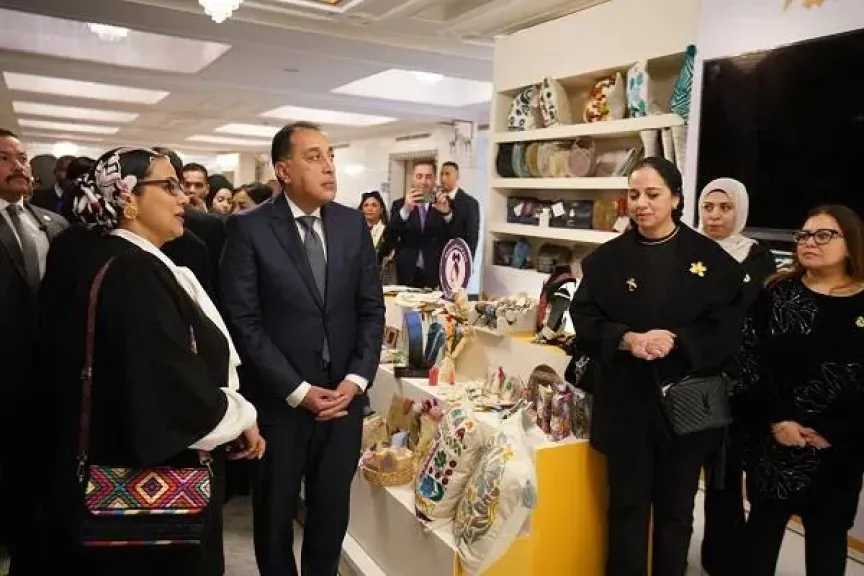 علي هامش فعاليات مؤتمر ”استثمار الخطاب الديني”.. معرض ”المصرية” يستعرض إبداعات السيدات