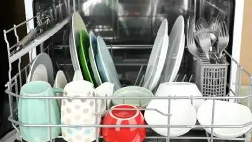 أسرار الحفاظ على أواني الطهي المعدنية.. نصائح عملية لتحضير أفضل وجبات رمضان