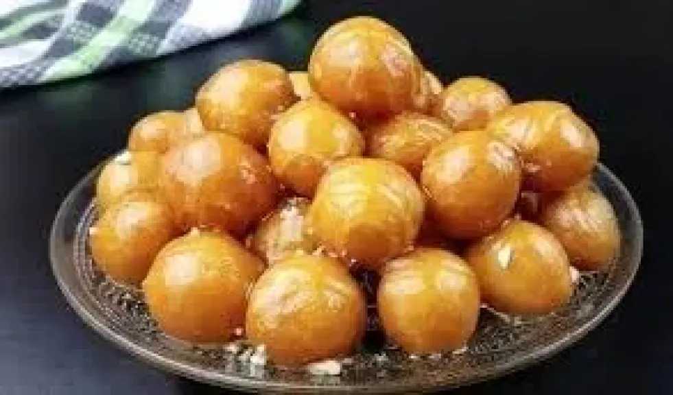 لقمة القاضي بالكاسترد.. حلوى رمضانية لا تُقاوم وطريقة سهلة لتحضيرها في المنزل