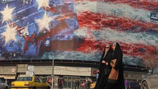 بعد عقود من الجدل.. إيران تسمح للنساء الحصول على رخصة لقيادة الدراجات النارية