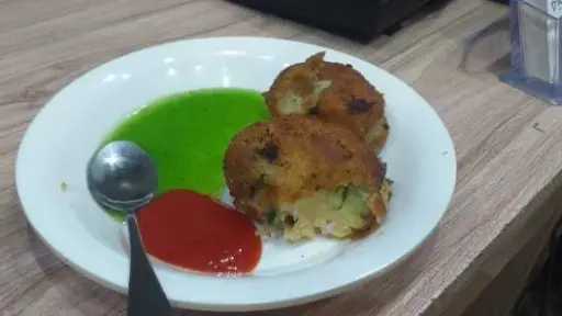 كفتة البطاطس المحشوة.. إبداع نباتي يجمع الطعم والشبع