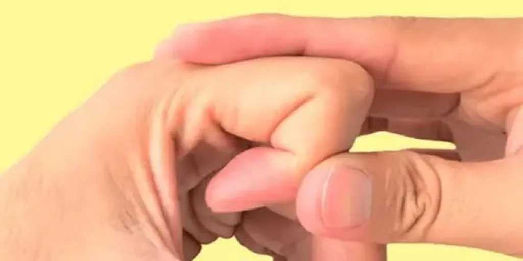 خبراء.. طقطقة المفاصل ليست مؤشرًا مضمونًا على المشكلات الصحية