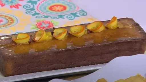 كيك البرتقال بزيت الزيتون والشربات.. وصفة مبتكرة بطعم غني ومذاق صحي