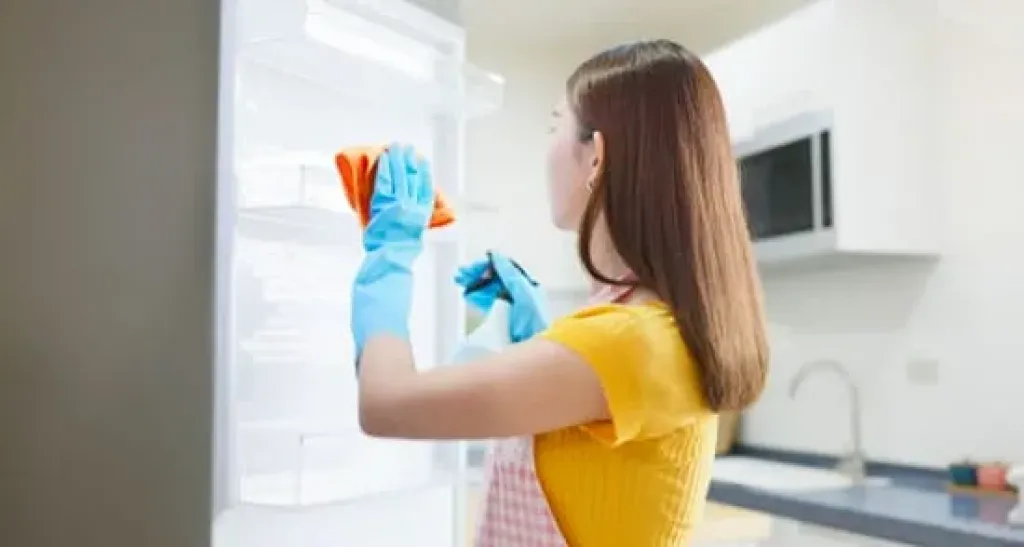 روائح الثلاجة الكريهة