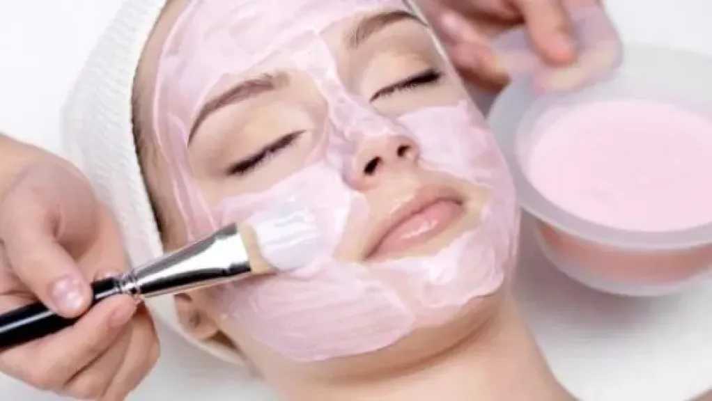 7 وصفات طبيعية لتفتيح البشرة والتخلص من التصبغات المزعجة