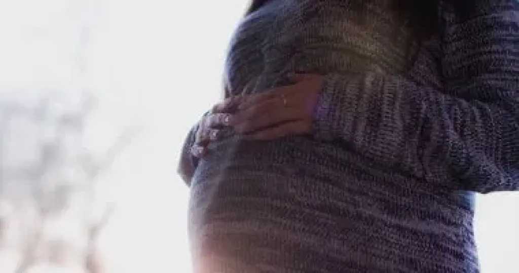 طفح الحمل بين العرض الطبيعي والخطر الصامت.. متى تقلق الحامل وتطلب التدخل الطبي؟