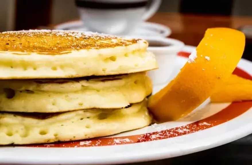 بان كيك البرتقال.. وصفة صحية ومميزة لفطور مدرسي شهي