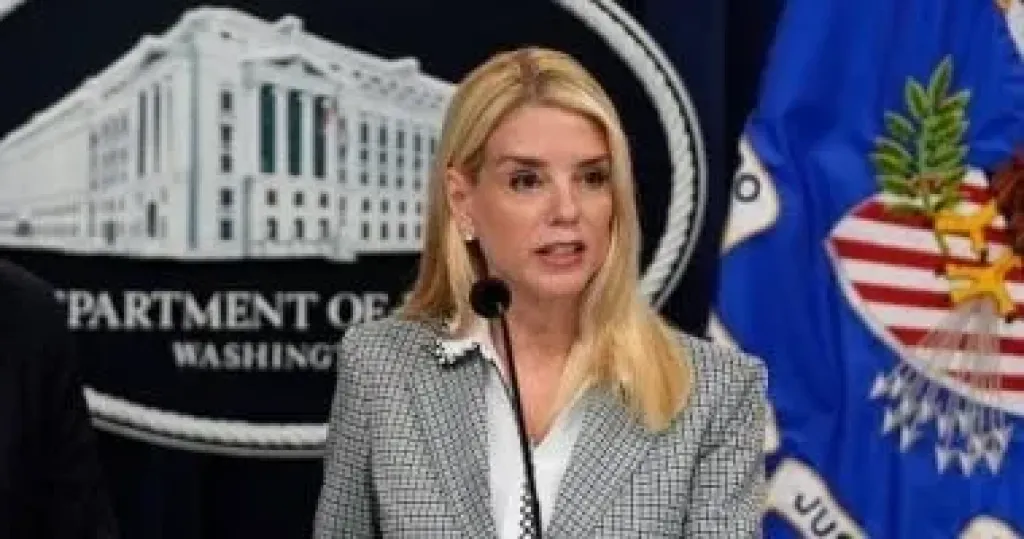 وزيرة العدل بام بوندي