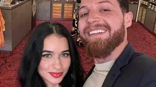 زوجة محمود حجازي ترد على اتهاماته