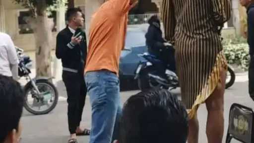 أجبروه على ارتداء ”بدلة رقص” .. ضبط متهمين بالتعدي على شاب ببنها