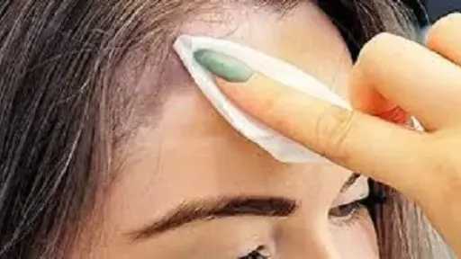 طرق آمنة لإزالة صبغة الشعر عن الجلد دون التسبب بتهيج البشرة