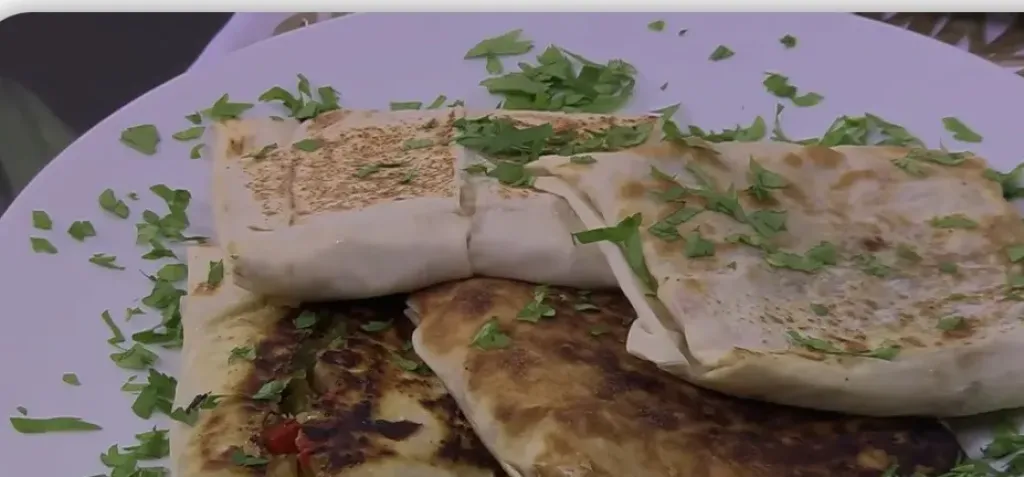 فطيرة الطاسة بحشوة الدجاج