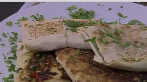 طريقة سهلة لتحضير فطيرة الطاسة بحشوة الدجاج