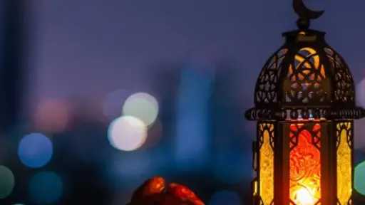أسر تضفي أجواء رمضان بلمسات تقليدية وعصرية