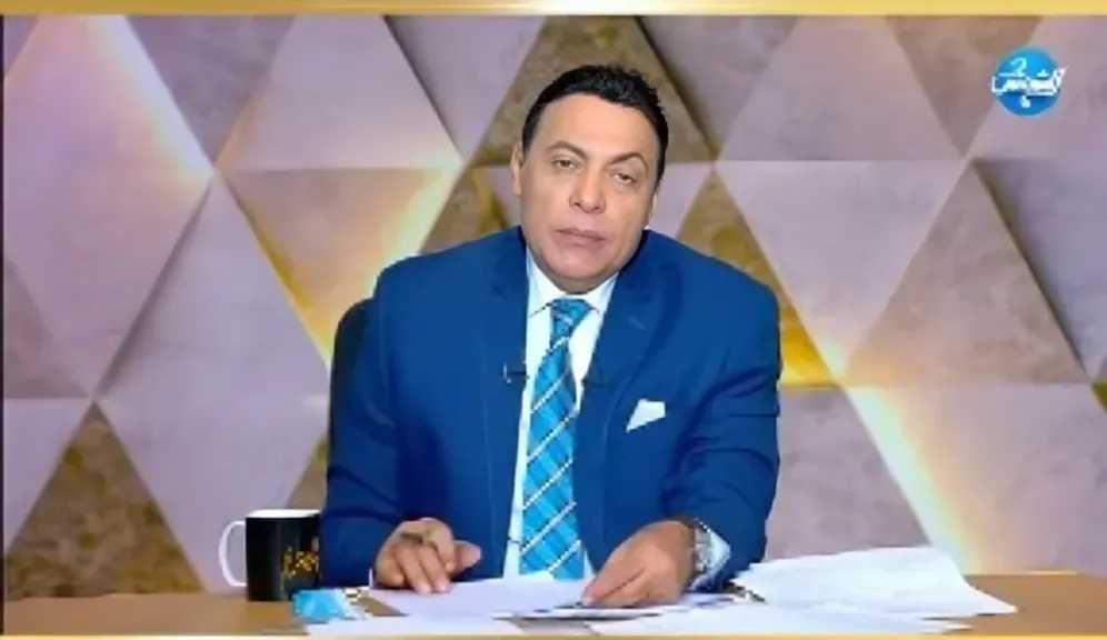 انفراد.. كاهن كنيسة بورسعيد يكشف سر زيت السيدة العذراء من برواز الأيقونة