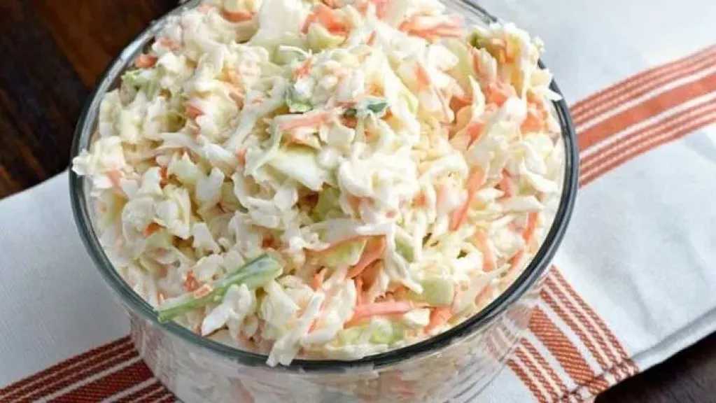 طريقة عمل الكول سلو بطعم المطاعم في المنزل بسهولة