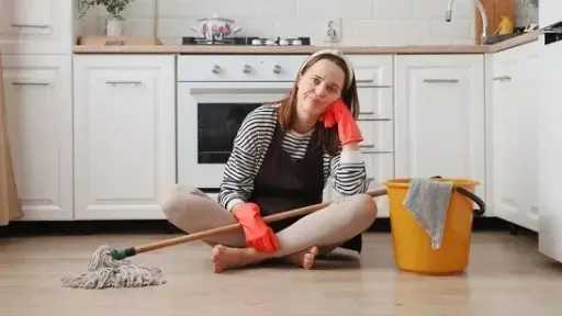 طقوس التنظيف في البيوت المصرية.. استعدادات متجددة تواكب المناسبات