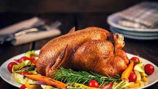 ”انا حوا” يقدم وجبة فطور اليوم الأول من رمضان الفراخ المحشية مع طبق ملوخية ..بالهنا