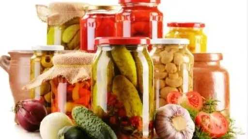خبراء تغذية يحذرون.. الإفراط في تناول المخللات خطر على الصحة خلال شهر رمضان