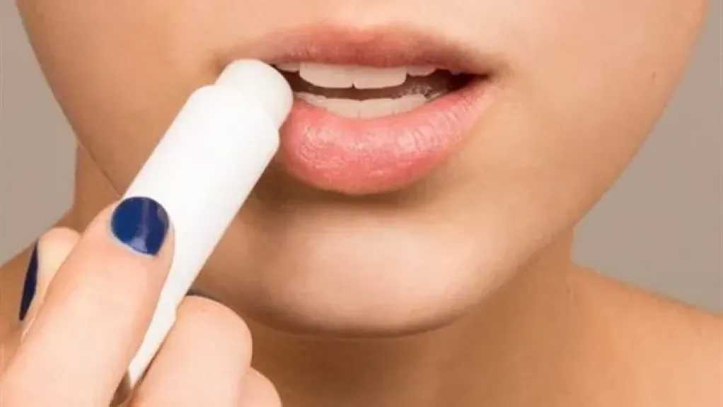 استخدام زبدة الكاكاو والمكياج أثناء الصيام.. أحكام شرعية توضحها دار الإفتاء