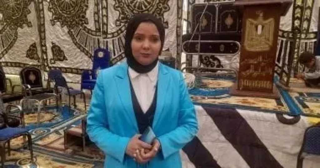 صفاء عسران.. أول قاضية عرفية في الصعيد تنهي 700 خصومة ثأرية