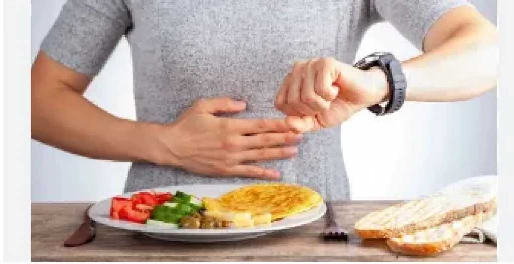 دراسة: الصيام المتقطع لا يقدم ميزة إضافية في إنقاص الوزن مقارنةً بالحميات التقليدية