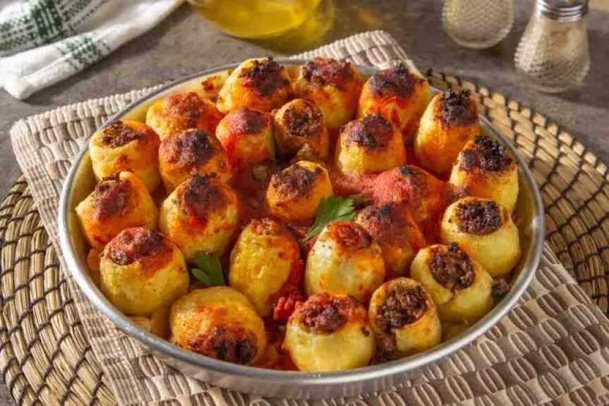 وصفة البطاطس المحشية باللحمة المفرومة.. وجبة لذيذة