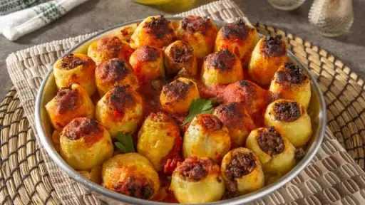 وصفة البطاطس المحشية باللحمة المفرومة.. وجبة لذيذة