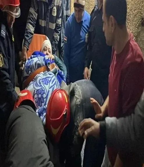 سيدة تعاني من ظروف صحية