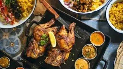 انا حوا يقدم وجبة فطور اليوم السادس من رمضان الدجاج المشوى وأرز بالشعرية..بالهنا