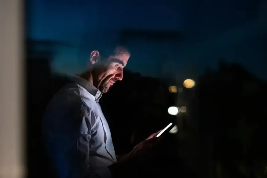 الإدمان على الشاشات