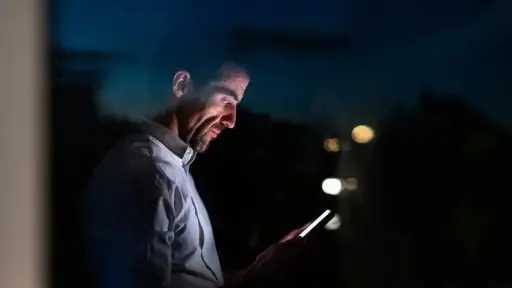 ”بريك” وأدوات التكنولوجيا المضادة.. حل جديد لمواجهة الإدمان على الشاشات ”بريك” وأدوات التكنولوجيا المضادة.. حل جديد لمواجهة الإدمان على الشاشات