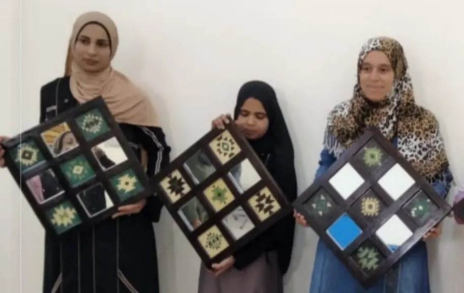 تعليم حرفة قشرة الخشب