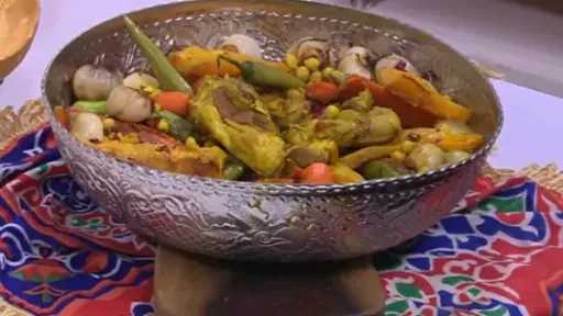 طريقة تحضير طبق الكسكسي باللحمة المغربي بنكهاته الأصيلة