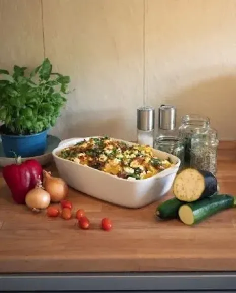 صينية دجاج بالخضار وشوربة طماطم