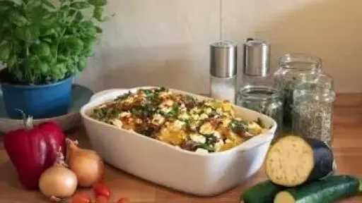 انا حوا يقدم وجبة فطور اليوم التاسع من رمضان صينية دجاج بالخضار وشوربة طماطم ..بالهنا