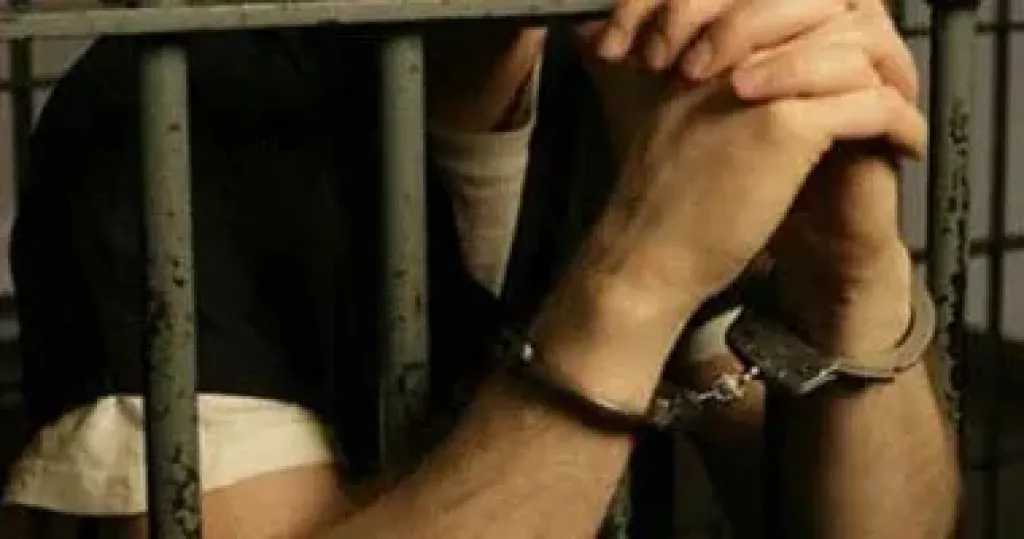 حبس أمين شرطة لاتهامه بطعن زوجته بسبب خلافات أسرية في الزقازيق