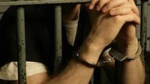 حبس أمين شرطة لاتهامه بطعن زوجته بسبب خلافات أسرية في الزقازيق