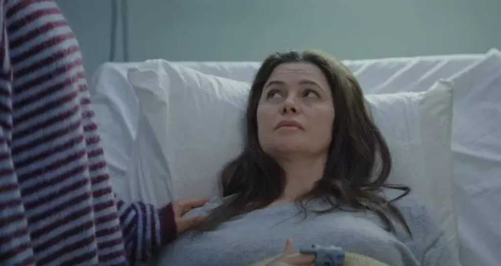 يسرا اللوزي في كان ياما كان: محاولة انتحار تعكس معاناة نفسية عميقة