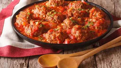 انا حوا يقدم وجبة فطور اليوم الحادي عشر من رمضان كفتة بالصلصة.. بالهنا