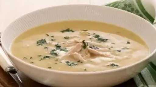 شوربة الكريمة تتصدر مائدة الإفطار في رمضان لتوفير الدفء والطاقة شوربة الكريمة تتصدر مائدة الإفطار في رمضان لتوفير الدفء والطاقة