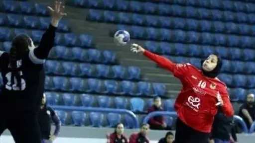 الأهلي يتصدر دوري سيدات اليد رغم خسارته أمام سموحة