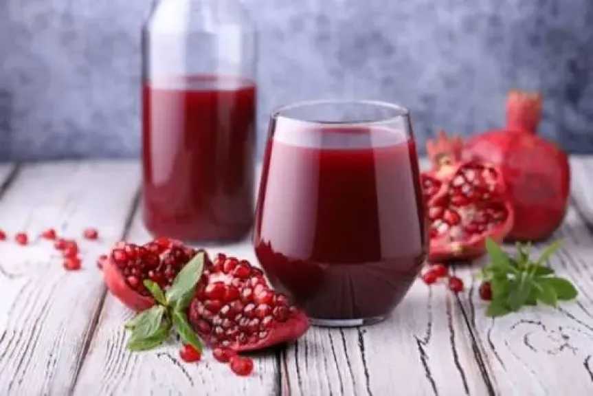 عصير الرمان.. المشروب المثالي لتعويض السوائل والطاقة في رمضان