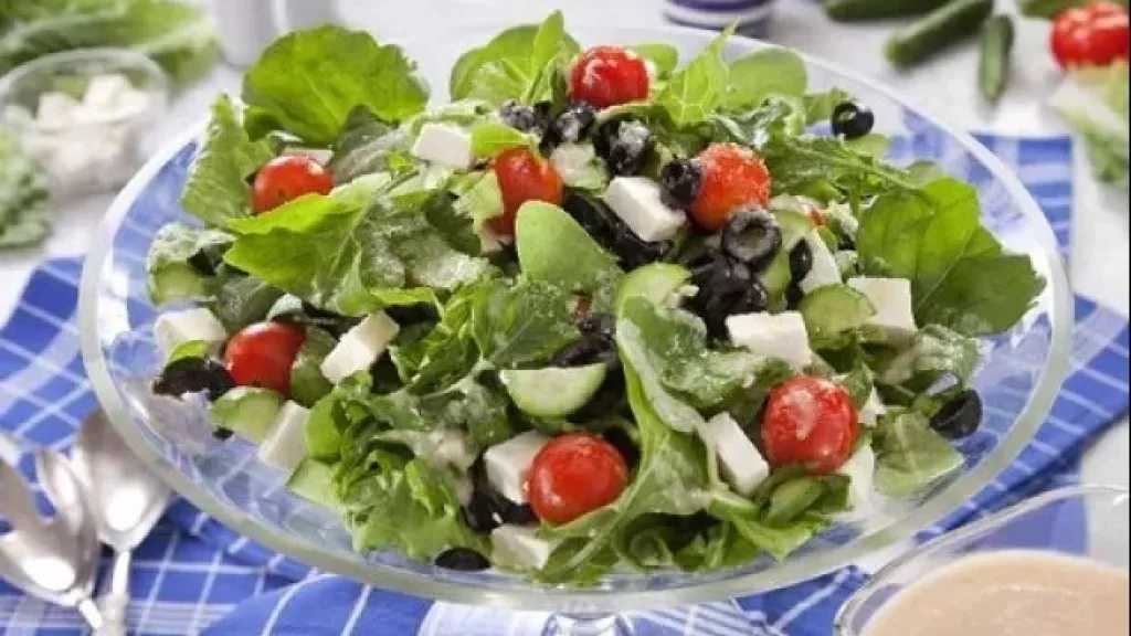 السلطة.. خيار صحي مثالي للإفطار بعد الصيام