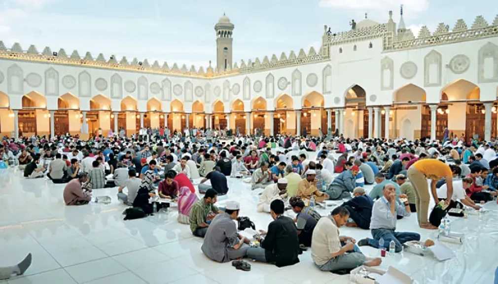 موعد الإفطار وصلاة التراويح اليوم الـ 12 من رمضان 2026: تفاصيل دقيقة للمسلمين في مصر