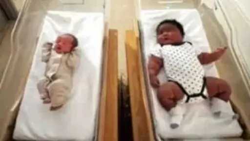 ولادة طفل يزن أكثر من 5.9 كيلوجرام يشعل الجدل حول ضخامة الجنين ومخاطرها الصحية