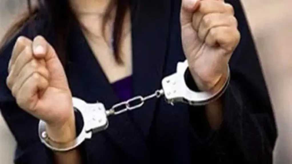 الأجهزة الأمنية تضبط امرأة تدير كياناً تعليمياً غير مرخص للاحتيال على المواطنين