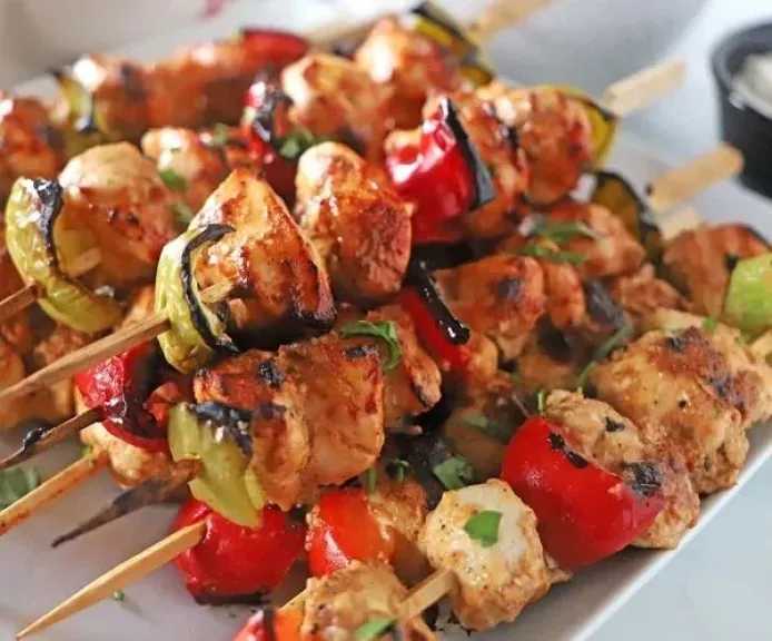 شيش طاووق.. الطبق المفضّل على موائد الغداء والعزومات