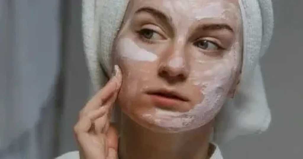 وصفات طبيعية للتخلص من البقع الداكنة في البشرة